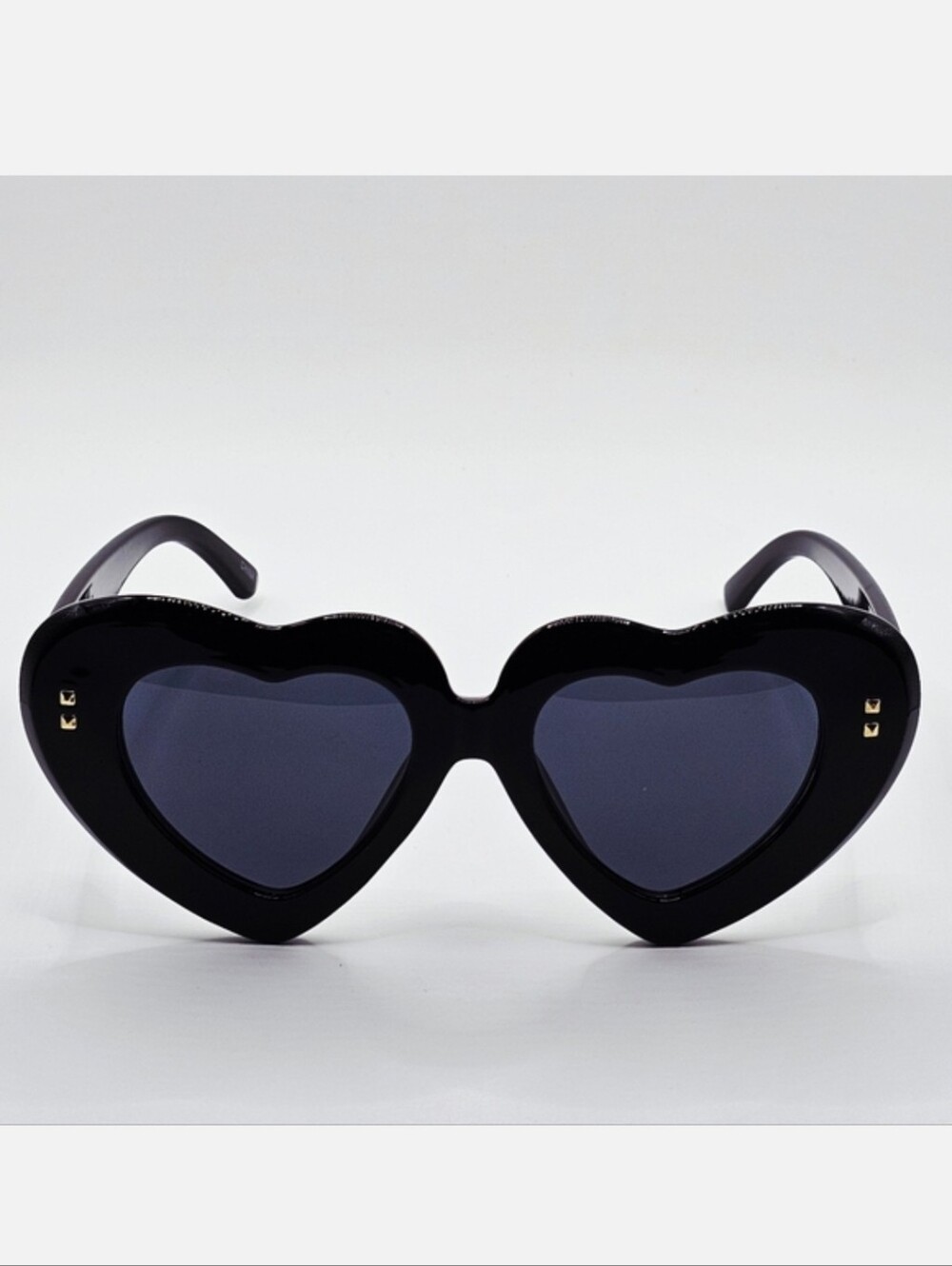 Heart-Shaped Shiny Black Sunglasses